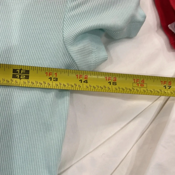 Aritzia Sunday Best Tee - Picture 4 of 6